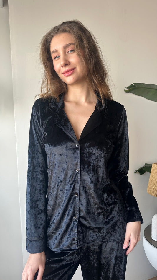 Velvet Dreams in Black
